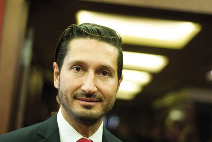 Съществува т нар фасадна независимост Тогава когато де юре всичко